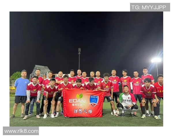 西安足球队奋勇拼搏的传奇之路与锦标赛的辉煌成就 西安足球队奋勇拼搏的传奇之路与锦标赛的辉煌成就